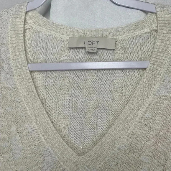 Ann Taylor Loft sweater - Picture 2 of 4